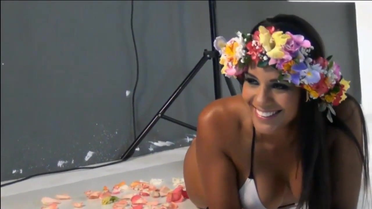 Rocio Miranda photoshoot – Purolator Peru