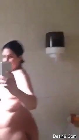 Simran Look Like Pretty Aunty Selfie Video To Her BF